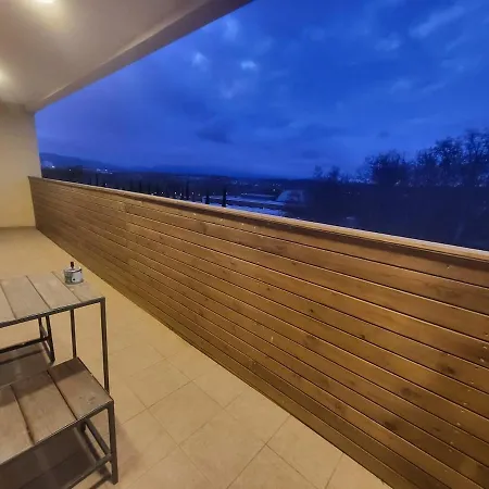 2 Bedroom With Terrace 赫罗纳